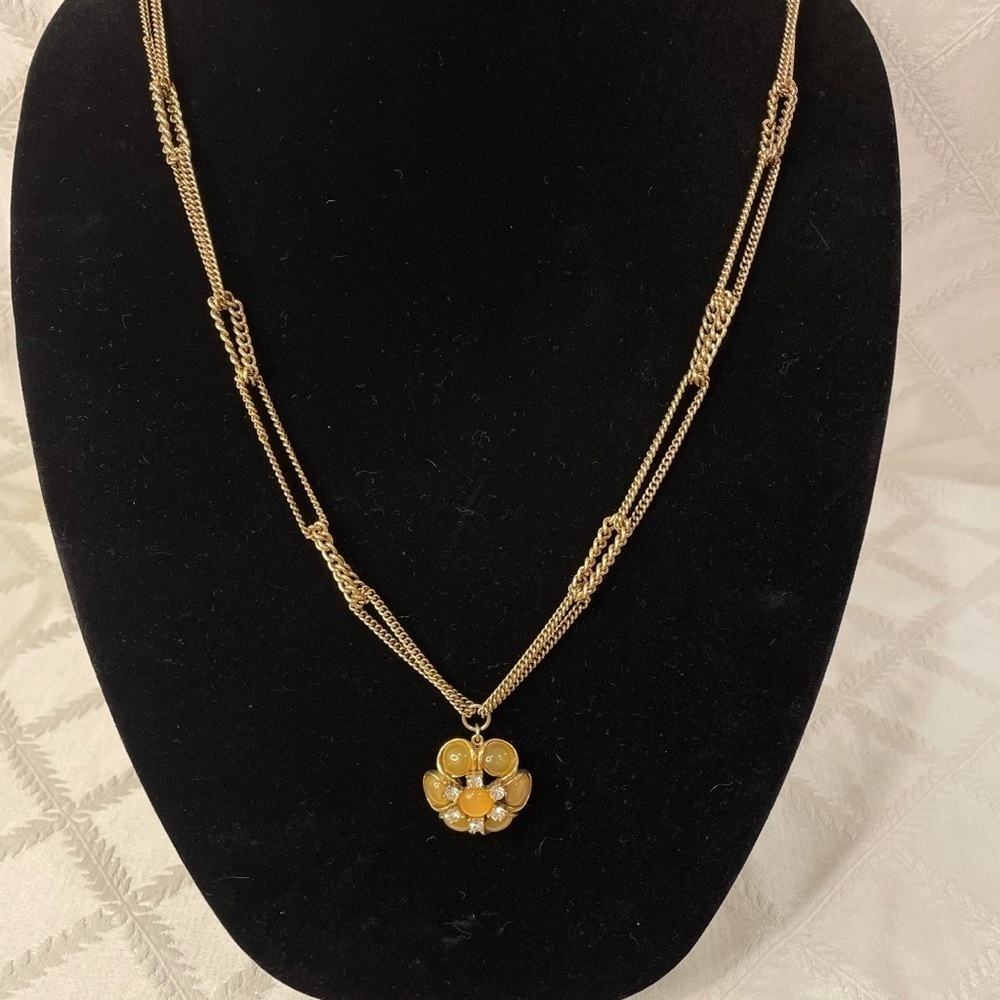 Elegant Talbot’s Gold Tone Flower Pendant Necklace
